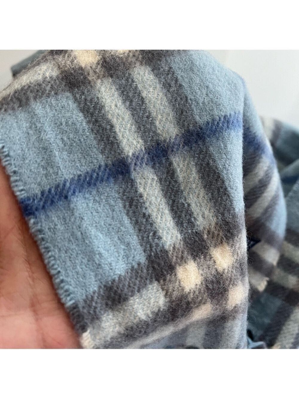 BURBERRY KID’S SCARF - Picture 4 of 6